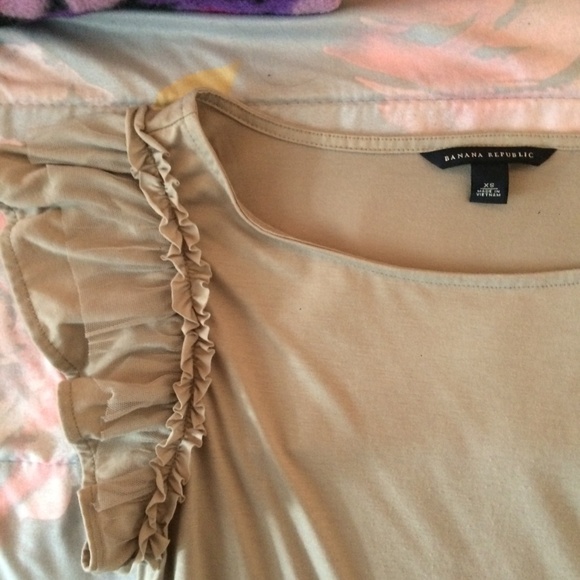 Cute Ruffled Sleeve Top - Picture 2 of 2